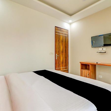 Oyo Flagship 80318 Hotel Sai Plaza Near Indira Gandhi International Airport 新德里 外观 照片