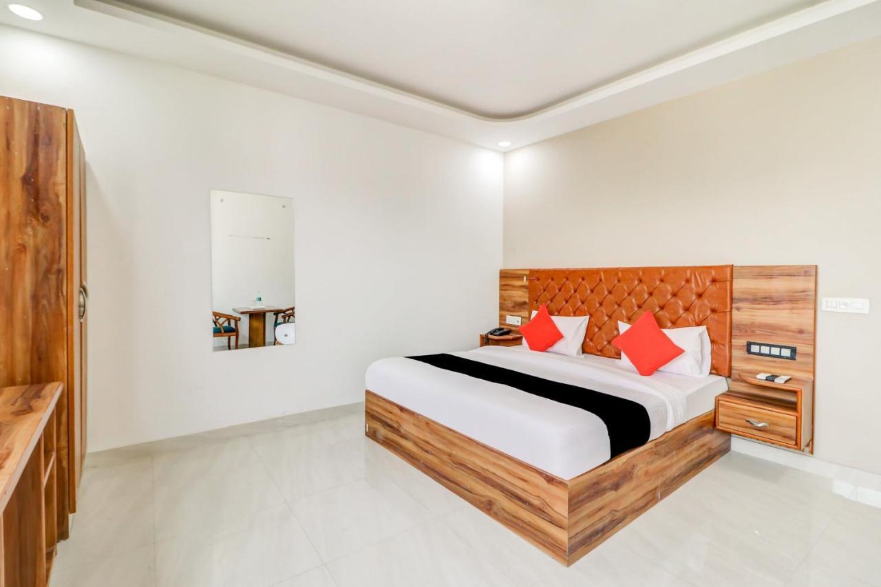 Oyo Flagship 80318 Hotel Sai Plaza Near Indira Gandhi International Airport 新德里 外观 照片