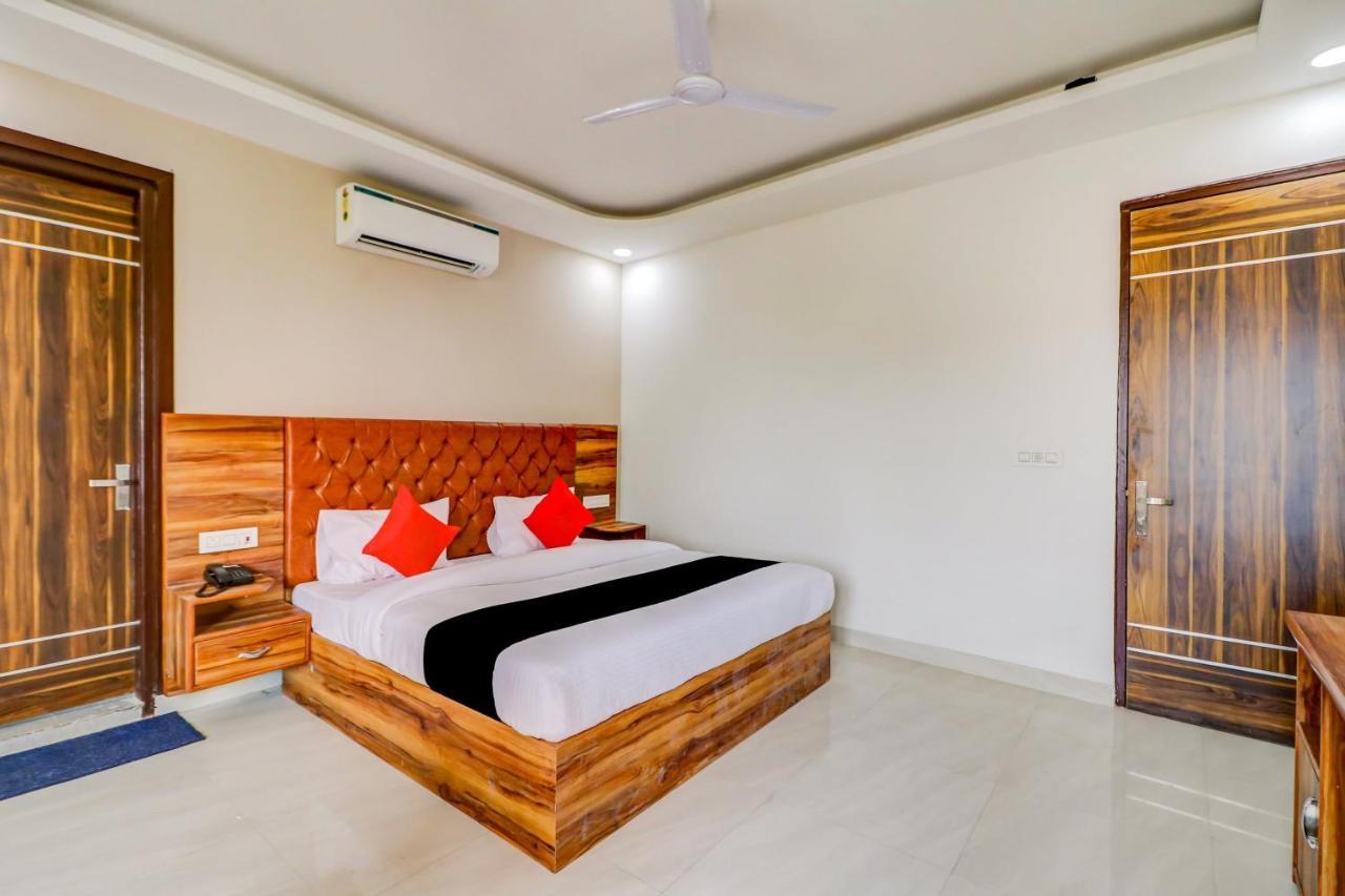 Oyo Flagship 80318 Hotel Sai Plaza Near Indira Gandhi International Airport 新德里 外观 照片