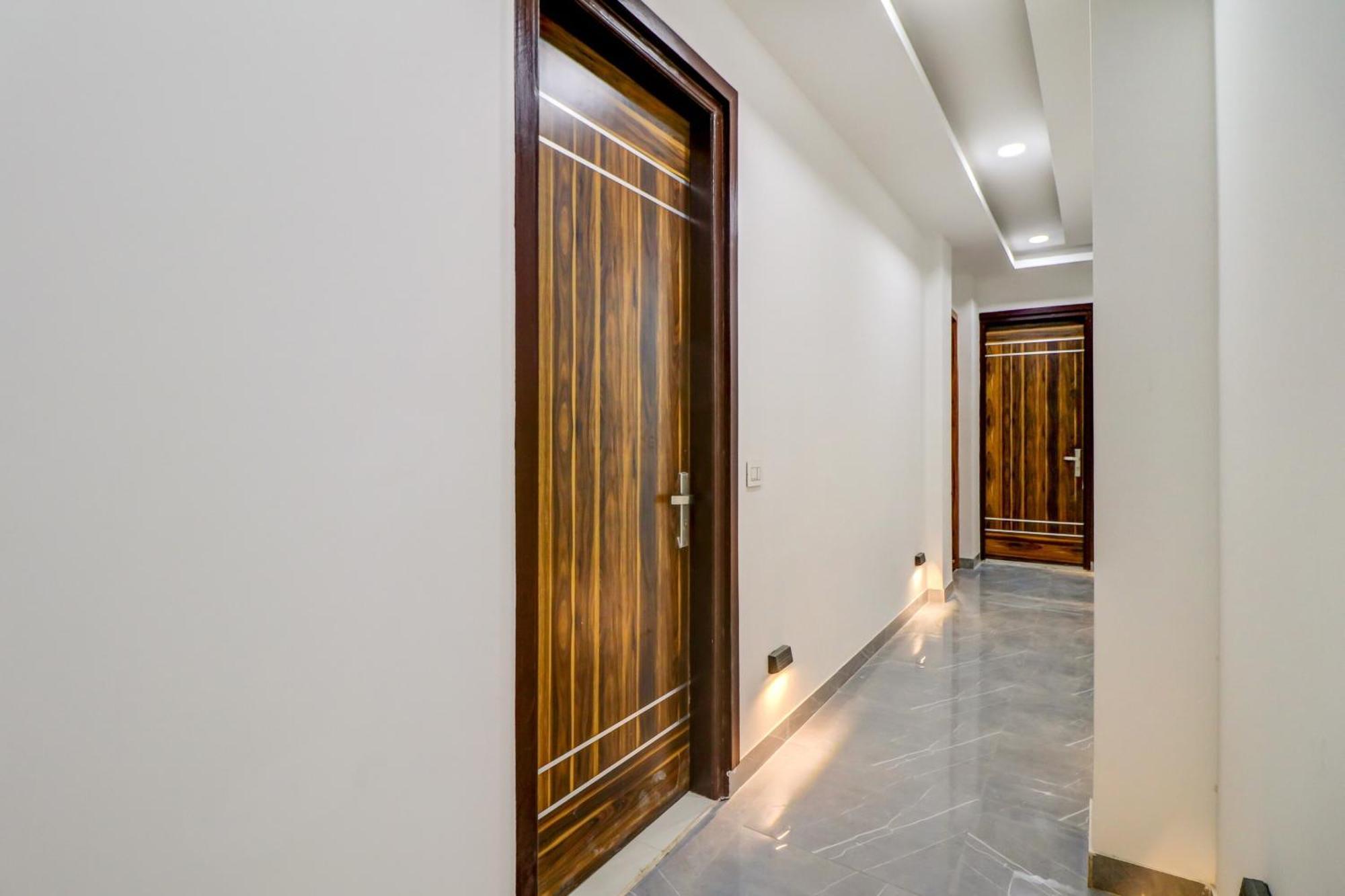 Oyo Flagship 80318 Hotel Sai Plaza Near Indira Gandhi International Airport 新德里 外观 照片