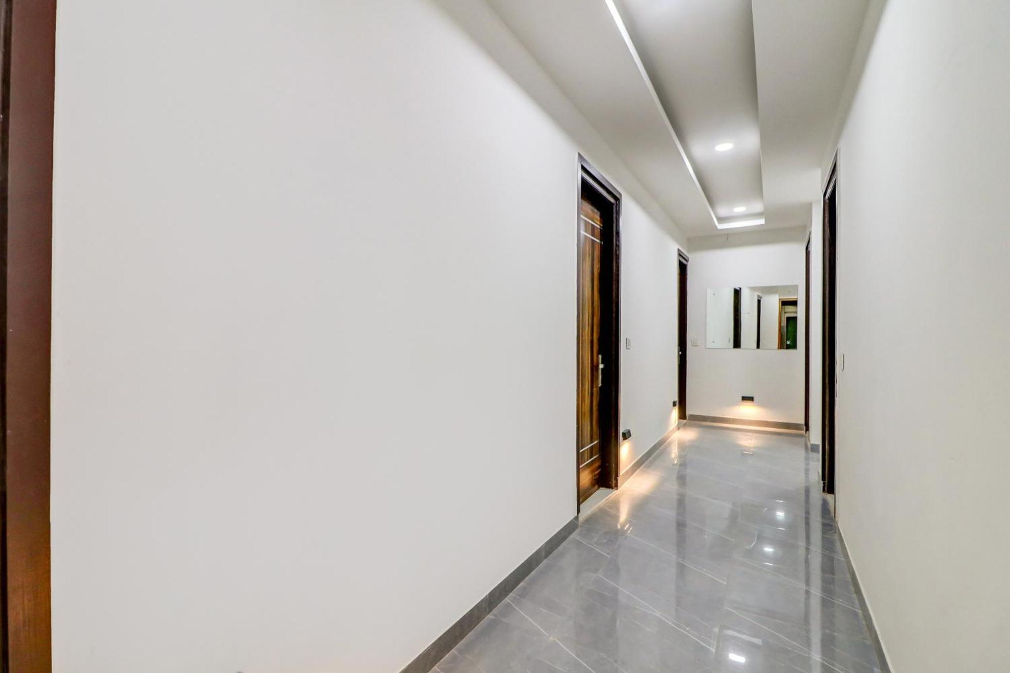 Oyo Flagship 80318 Hotel Sai Plaza Near Indira Gandhi International Airport 新德里 外观 照片