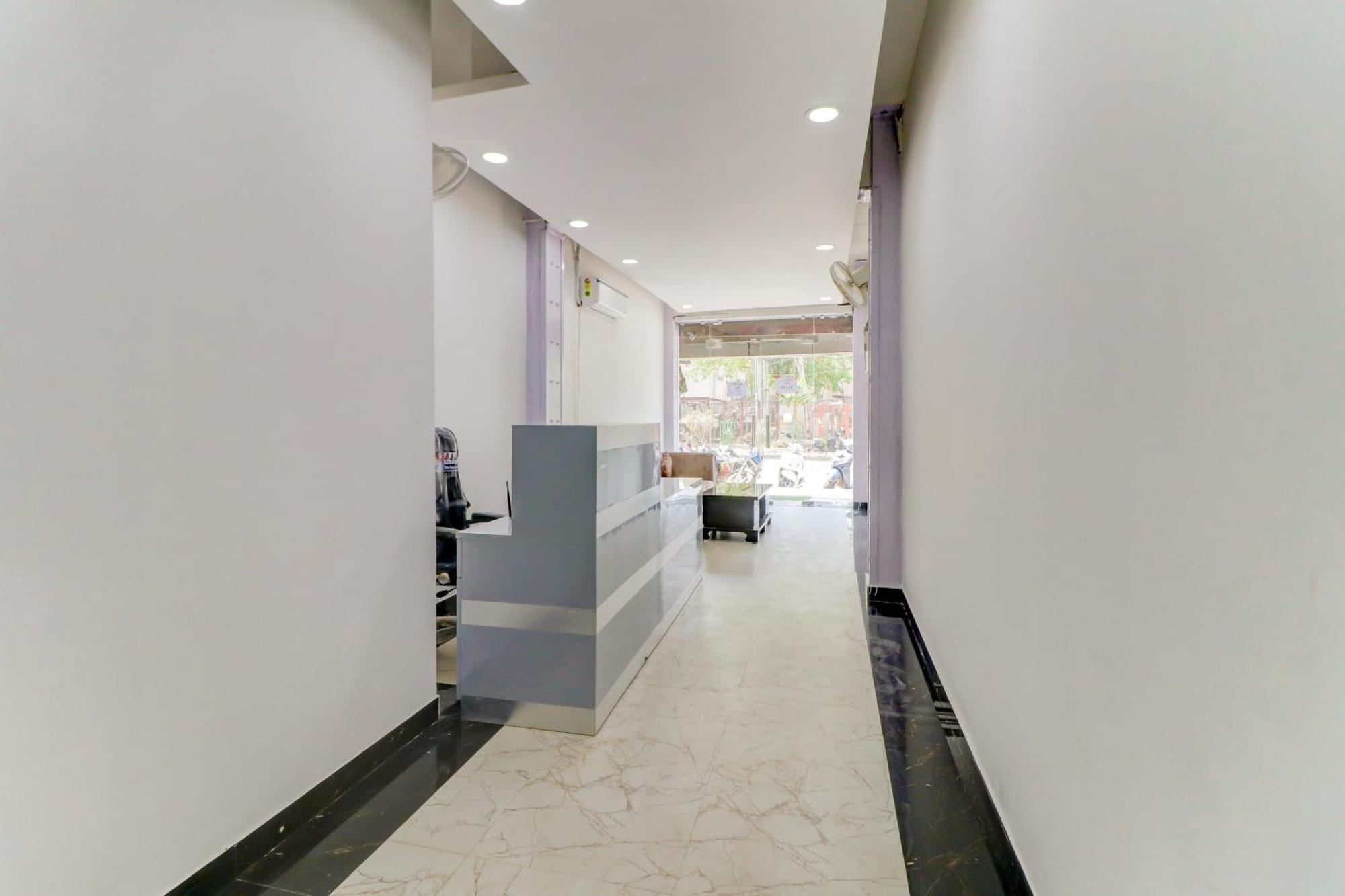 Oyo Flagship 80318 Hotel Sai Plaza Near Indira Gandhi International Airport 新德里 外观 照片