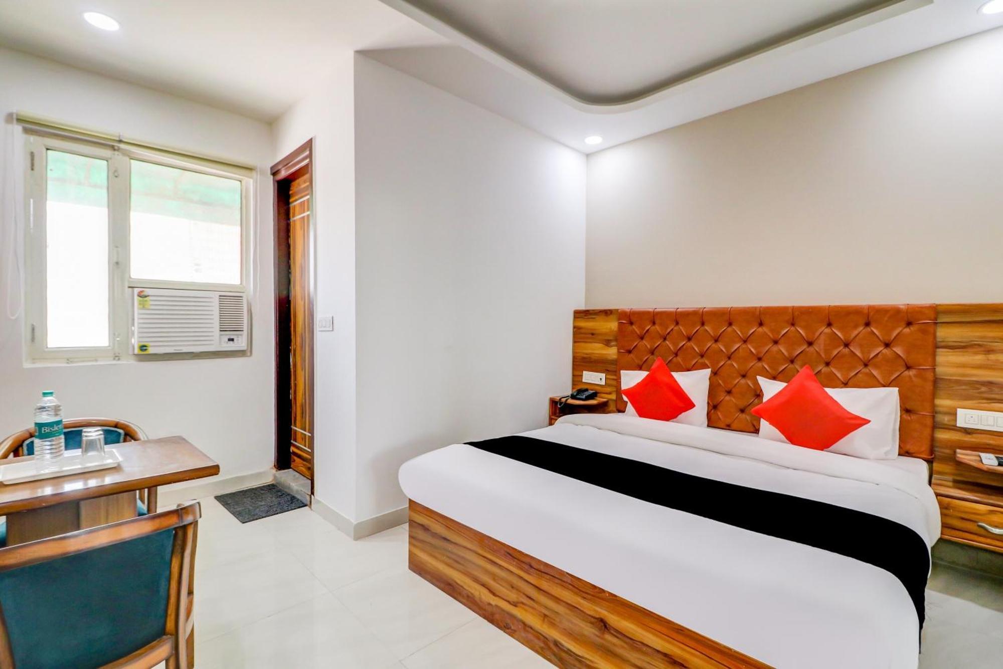Oyo Flagship 80318 Hotel Sai Plaza Near Indira Gandhi International Airport 新德里 外观 照片