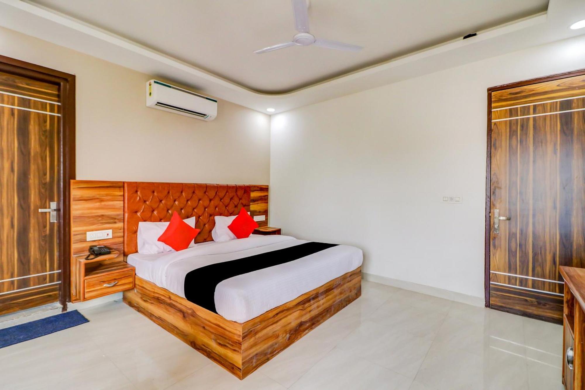 Oyo Flagship 80318 Hotel Sai Plaza Near Indira Gandhi International Airport 新德里 外观 照片