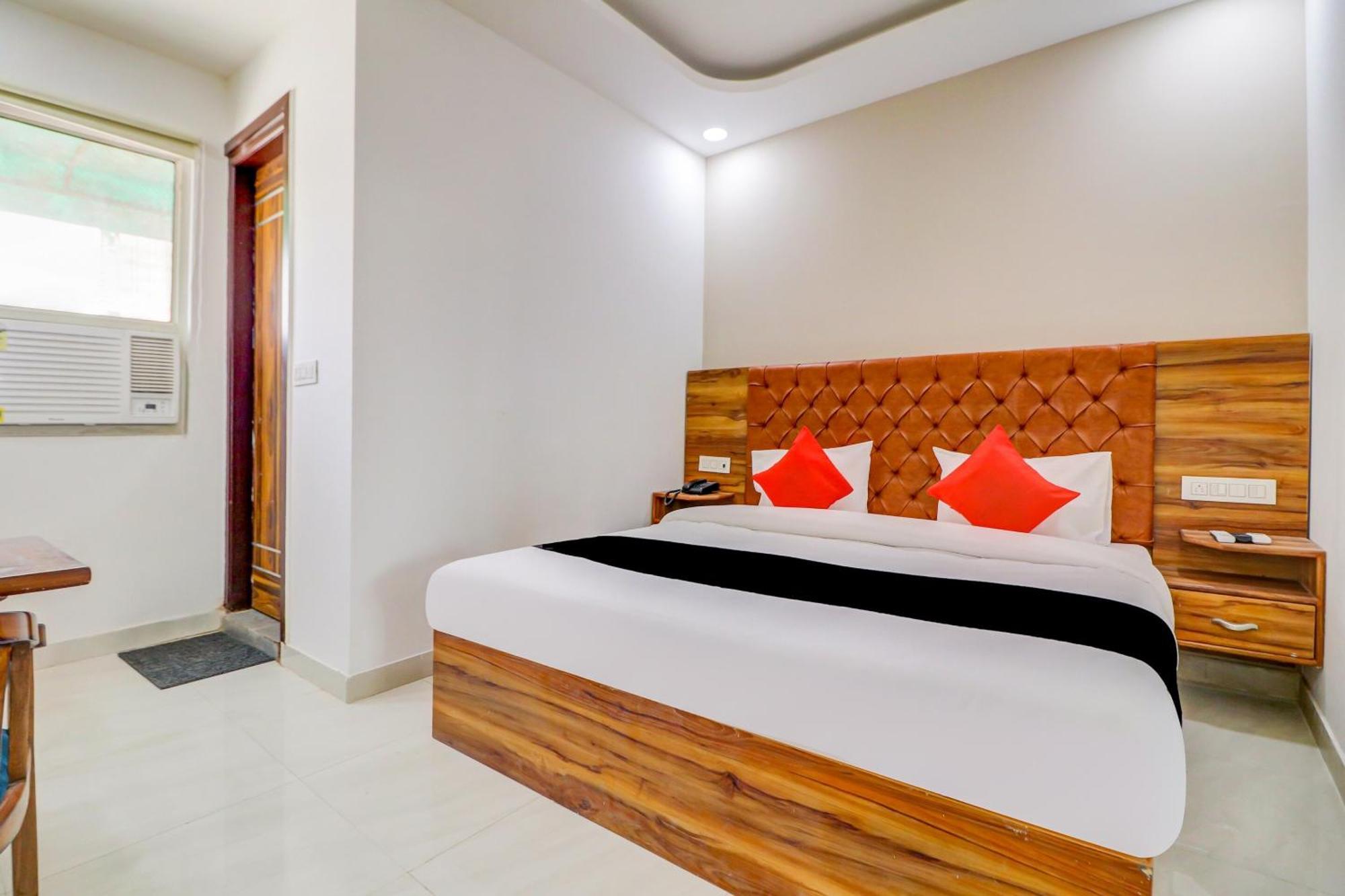 Oyo Flagship 80318 Hotel Sai Plaza Near Indira Gandhi International Airport 新德里 外观 照片